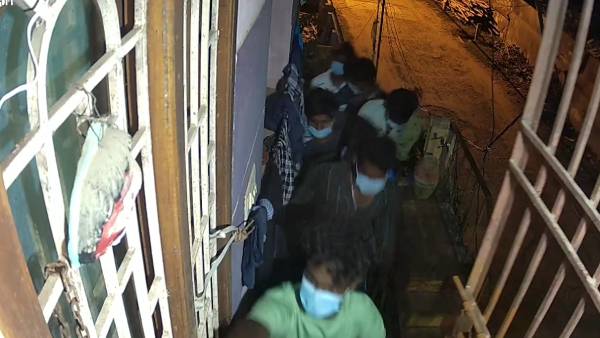 இளம் பெண் கடத்தல் முயற்சி - புகார்