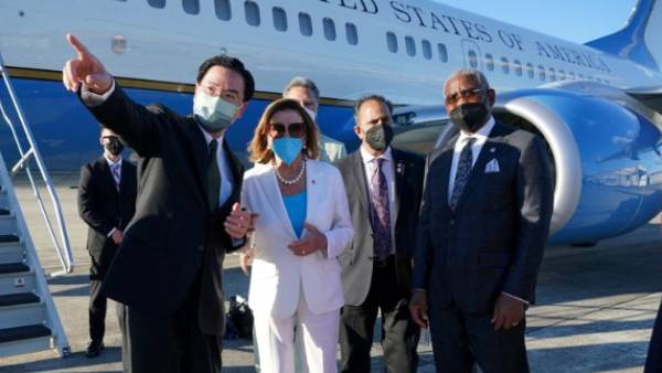  நான்சி பெலோசி பயணம்