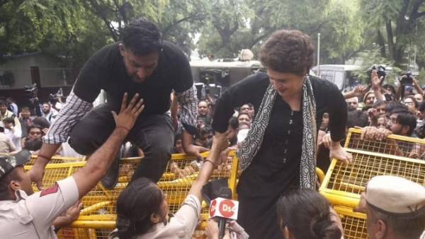 டெல்லி போலீஸ் டெல்லி போலீஸ்