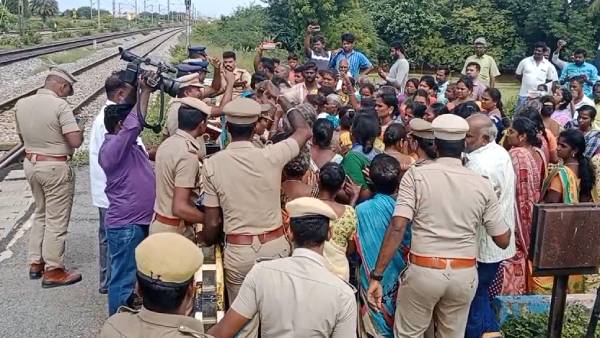 அரசு கட்டிடங்கள் 