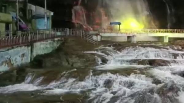 சுற்றுலா பயணிகள் மகிழ்ச்சி 