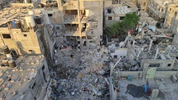 Israel launched a surprise airstrike on Gaza; Children are pitiful victims Israel launched a surprise airstrike on Gaza; Children are pitiful victims