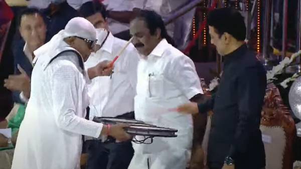 ரசித்த ஸ்டாலின் 