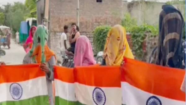 கொடி வாங்கினால்தான் ரேஷன் 