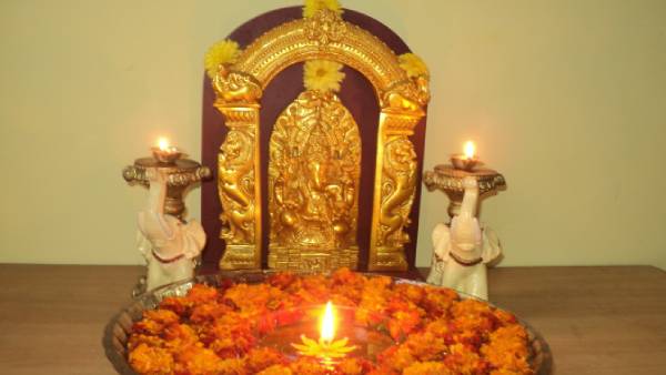 விளக்கை மலையேற்றுதல் 