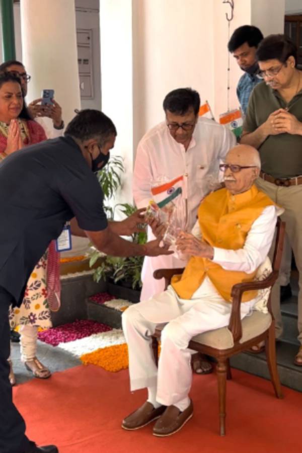 மீண்டும் மீடியாக்களில்.. மீண்டும் மீடியாக்களில்..