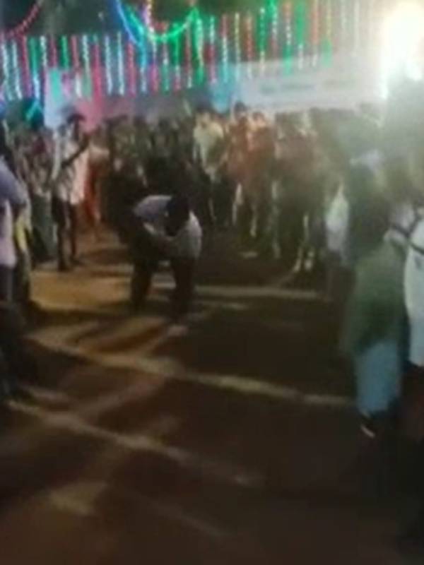 என்ன காரணம் 
