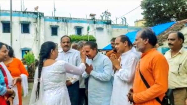 எதிர்க்கட்சிகள் விமர்சனம் 