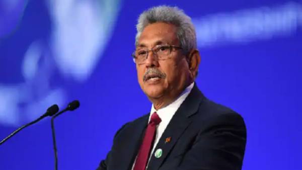  இலங்கையை விட்டு வெளியேறினார்