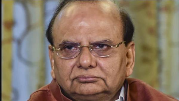 ஆளுநர் சக்சேனா 