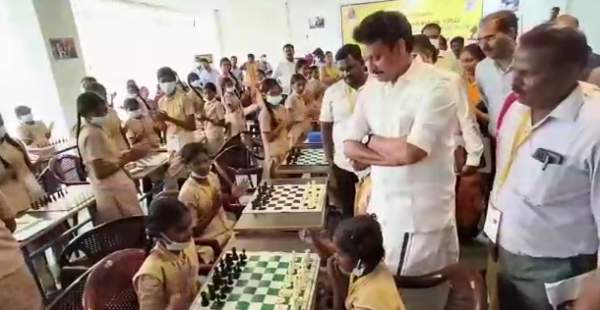 தனியார் பள்ளிகளில் தற்கொலை 