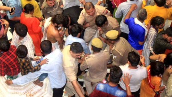  மூச்சு விட முடியாமல் திணறினர்