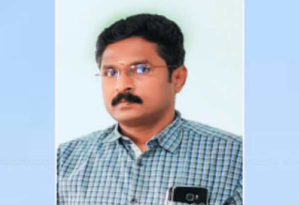 அதிமுக புள்ளிகளுடன் நெருக்கம் 