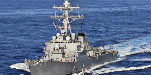 அமெரிக்கா போர்க் கப்பல்கள் 