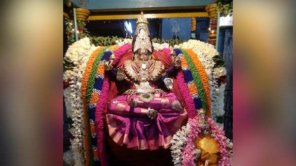  செல்வம் வழங்கும் லட்சுமி 