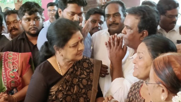 ஓபிஎஸ் - சசிகலா 