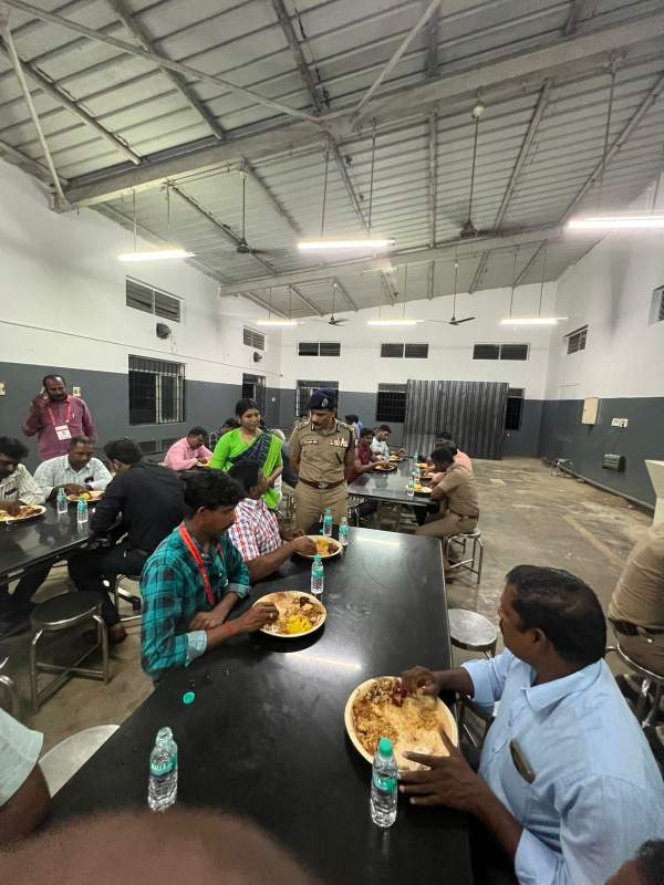 இரவு பகல் பாராமல்