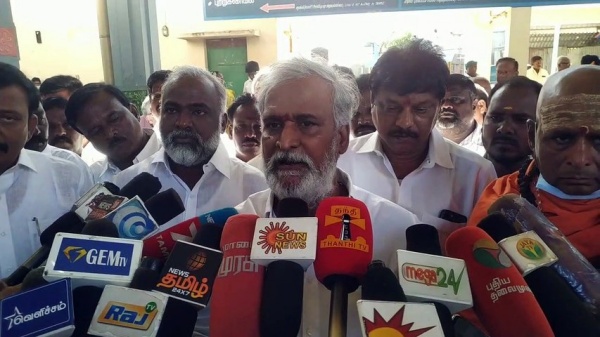 சிதம்பரம் கோவில் தீட்சிதர்கள் சிதம்பரம் கோவில் தீட்சிதர்கள்