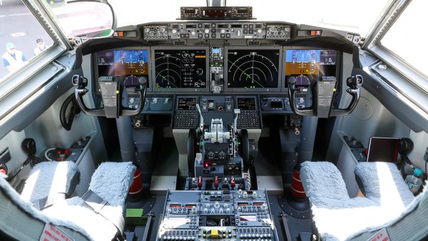 காக்பிட் அறையில் விசில் சத்தம் 