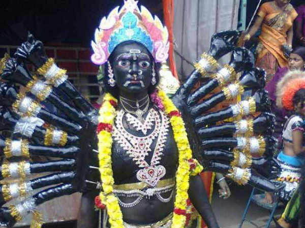  பலத்த கண்காணிப்பு 