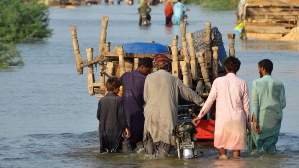 தங்க இடமின்றி தவிப்பு