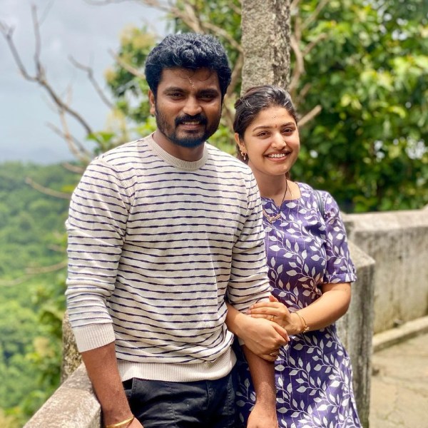 சுற்றுலா சென்ற இடத்தில் ராஜா ராணி சீரியல் கதாநாயகன் வெளியிட்ட மகிழ்ச்சி ...