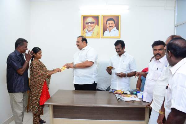 மாணவர் பட்டாளம் 