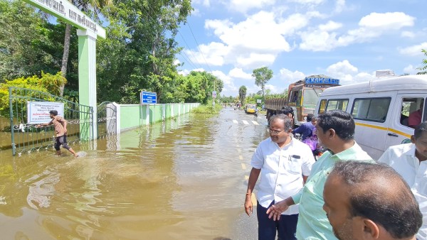 கொட்டித்தீர்த்த மழை கொட்டித்தீர்த்த மழை