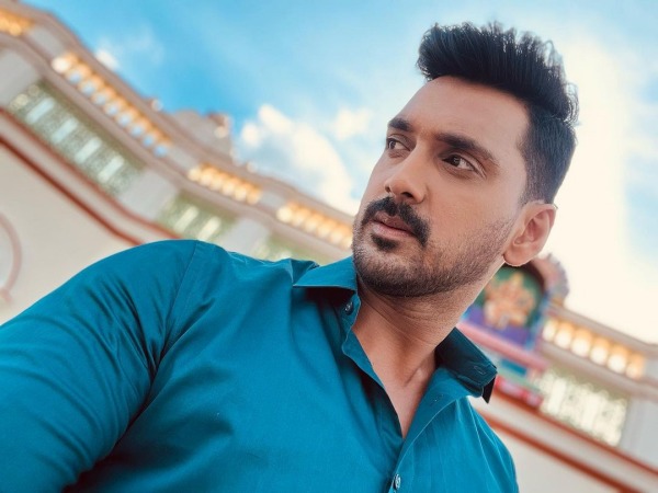 தந்தையாக போகும் அர்னாவ்