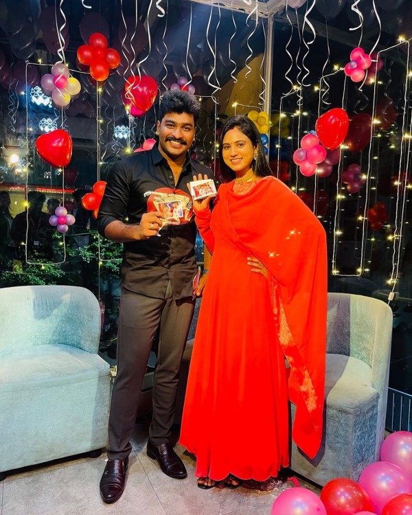 மகிழ்ச்சியான புகைப்படங்கள்