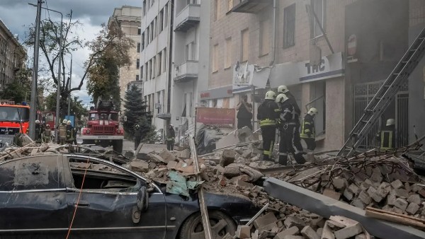 பின்னணி 