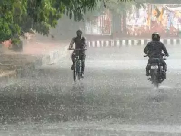 சென்னையில் லேசான மழை 