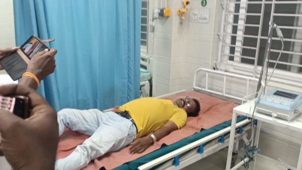 நிருபர்கள் மீது தாக்குதல் 