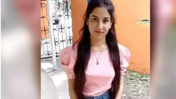 பூனைக்கு முன்னால் பால் பூனைக்கு முன்னால் பால்