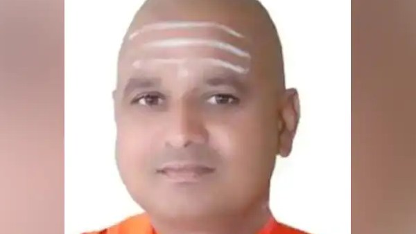 மடாதிபதி மீது புகார் 