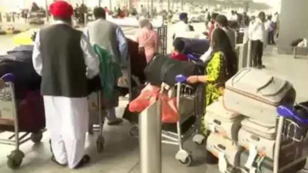 புனித நூலை எடுத்துவர அனுமதி மறுப்பு புனித நூலை எடுத்துவர அனுமதி மறுப்பு