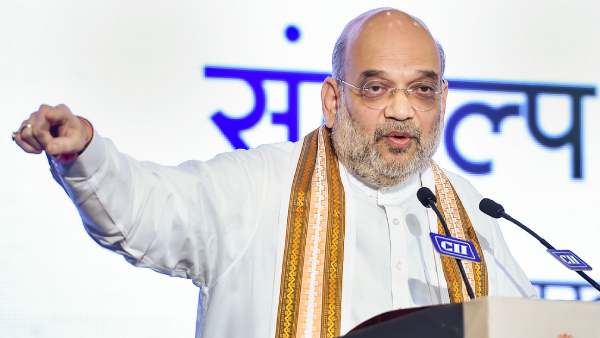 இந்தி விழாவில் கொக்கரிப்பு 