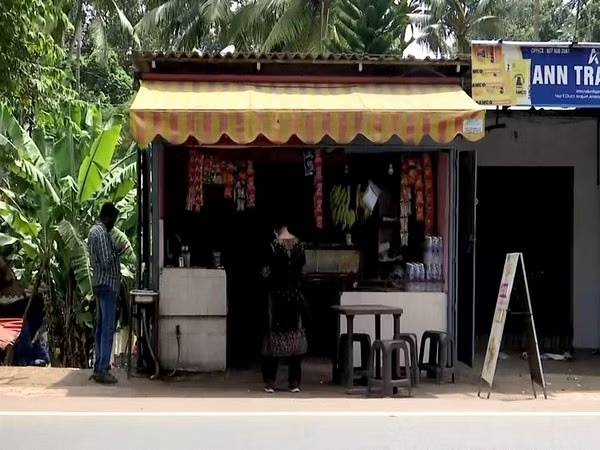 கடை உரிமையாளர் கடை உரிமையாளர்