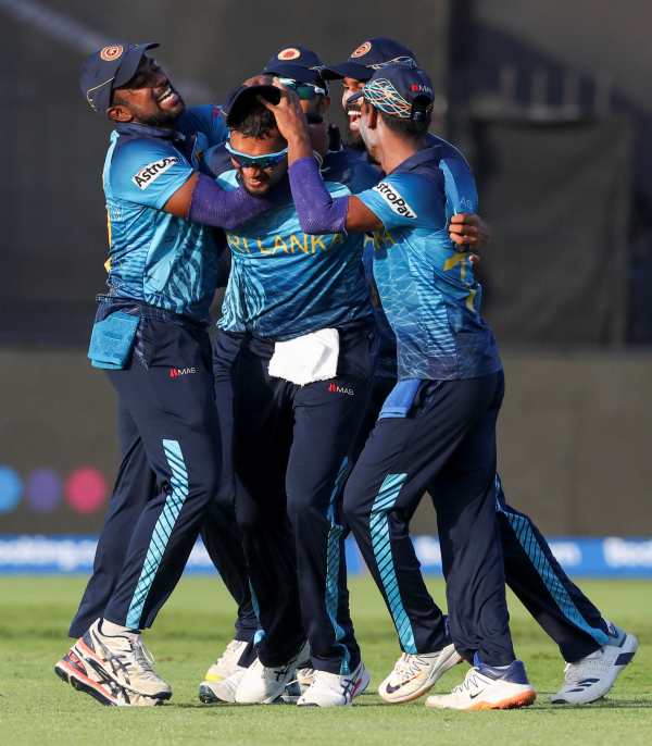 இலங்கை வீரர்கள் 