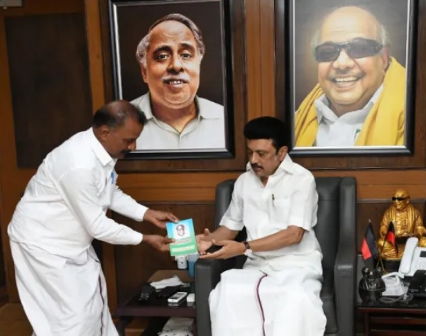 கண்ணீர் விட்ட ஆறுச்சாமி