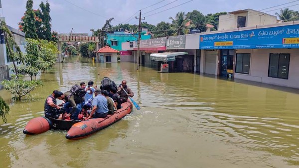  நீரேற்று நிலையத்தை சூழ்ந்த வெள்ளம்
