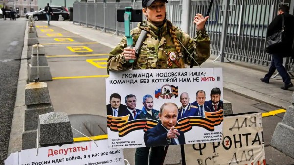 கார்கள் அணிவகுப்பு கார்கள் அணிவகுப்பு