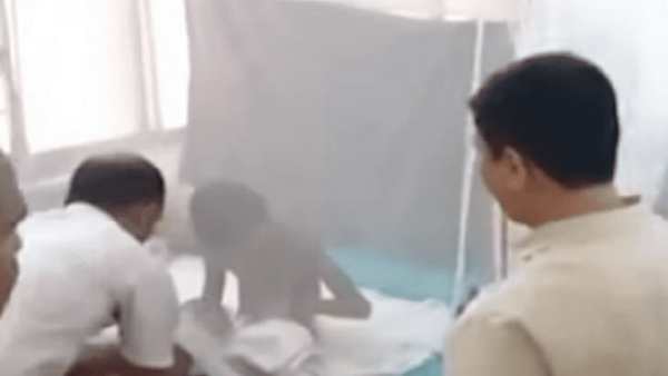  கொதிக்கும் நீரை.. 