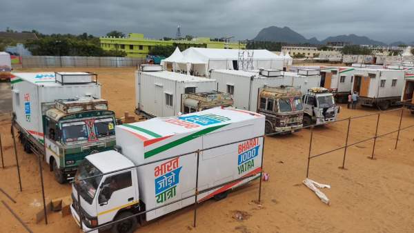  சொகுசு கேரவன்