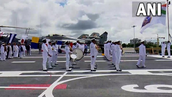 அதிநவீன ஆயுத தளவாடங்கள் அதிநவீன ஆயுத தளவாடங்கள்