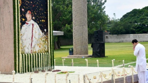 சுற்றுலாப் பயணிகள் 