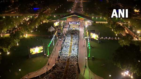 28 அடி உயரத்தில் நேதாஜி சிலை 28 அடி உயரத்தில் நேதாஜி சிலை