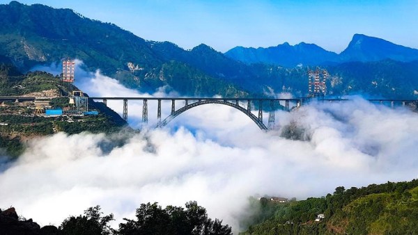 ஈபிள் டவரை விட உயரமான பாலம் 