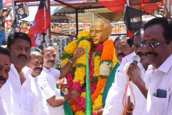  திமுக-அதிமுக வாக்குவாதம் 