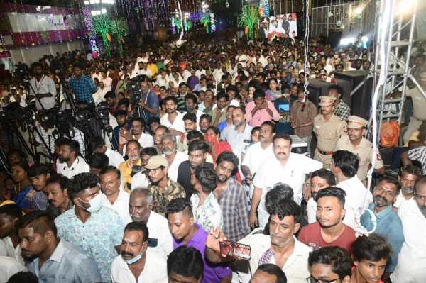 அவன் தான் அதிமுக தலைவன் 